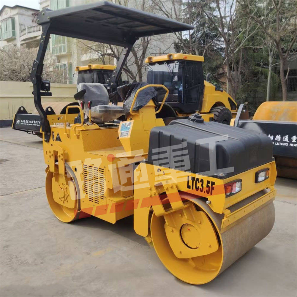 18吨拖车 路面机械的得力助手